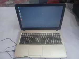 Laptop Asus X540LA 4GB AMD A8 SSD 256GB