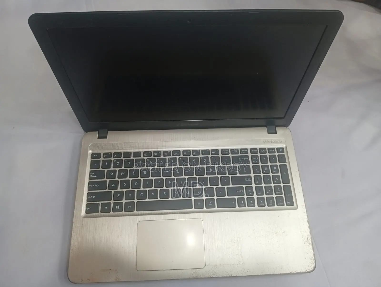 Laptop Asus X540LA 4GB AMD A8 SSD 256GB