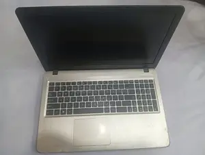 Laptop Asus X540LA 4GB AMD A8 SSD 256GB