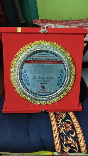 Crest and Box with crest box