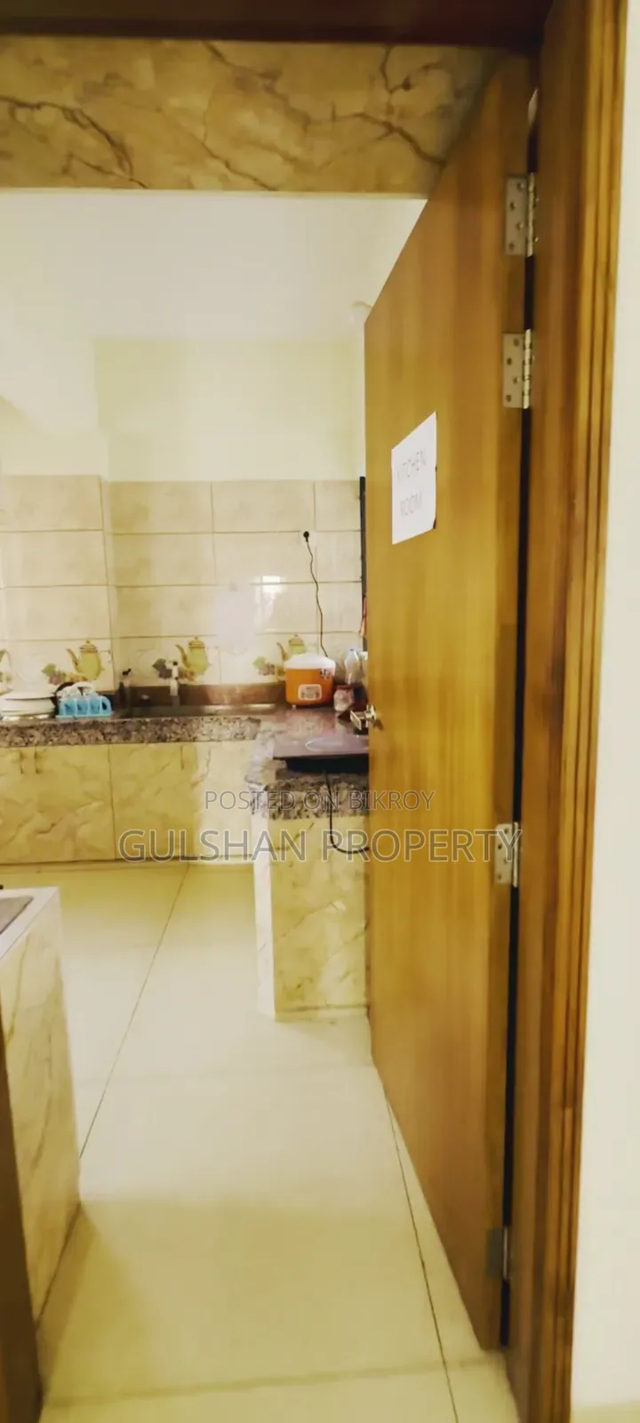 বনানীতে ২০০০ বর্গফুটের বিলাসবহুল অফিস ভাড়া