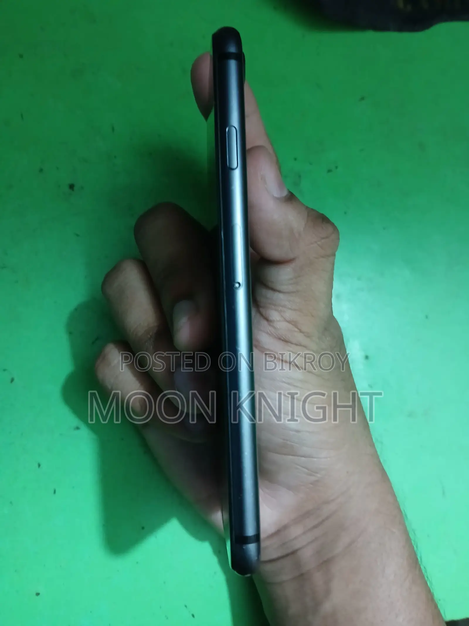 অ্যাপল আইফোন ৮ ৬৪ জিবি ব্ল্যাক