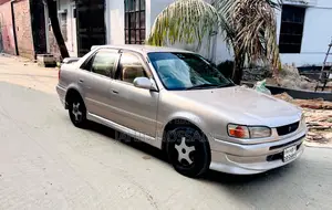 Toyota Corolla Sedan 1997 Pearl