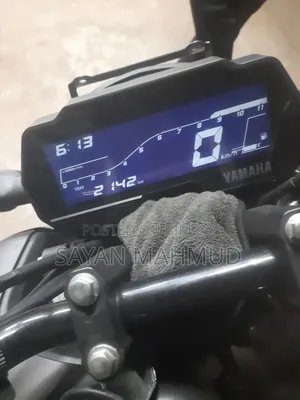 ইয়ামাহা এফজেডএস ভি৪ ২০২৬ কালো
