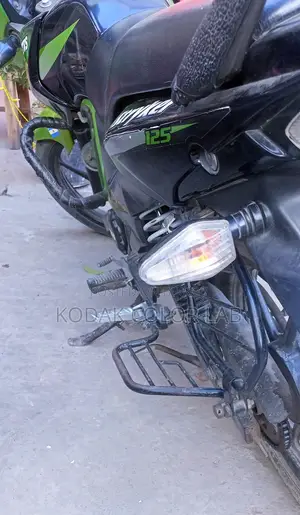 টিভিএস স্ট্রাইকার ১২৫ ২০১৮ সবুজ