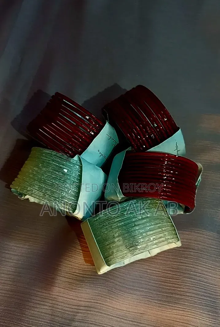 খাচকাটা কাচের চুড়ি সাদা এবং লাল