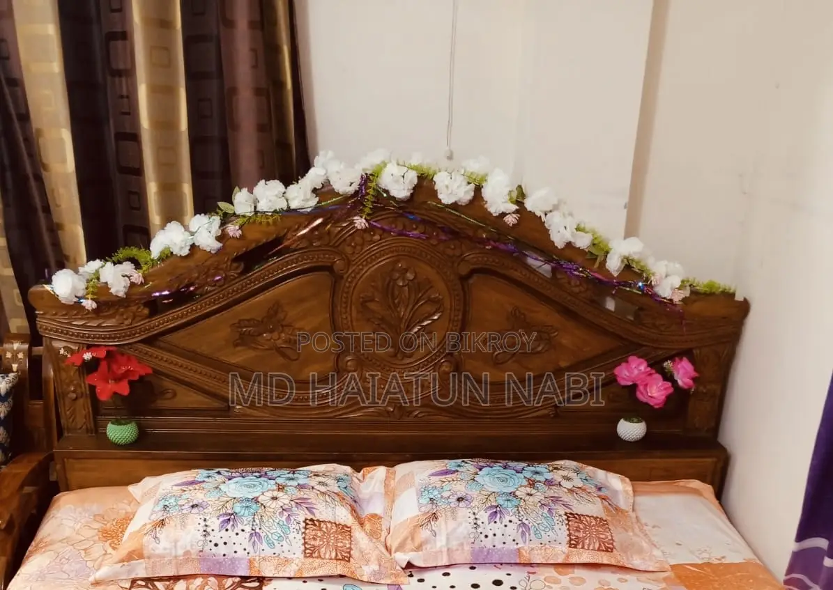 Segun Wood Bed 6 Feet X 7 Feet Semi Box