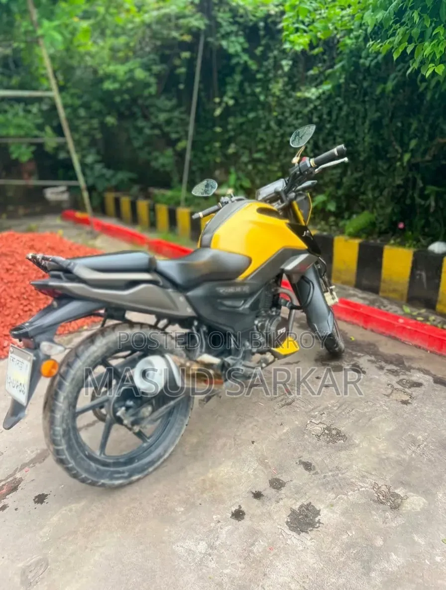 New TVS Raider 125 2022 Yellow