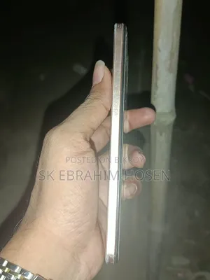 Vivo Y17s 128 GB Yellow
