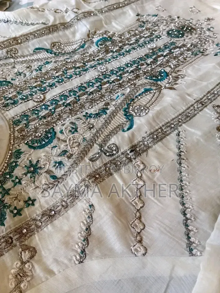 ব্যবহৃত পোশাক বিক্রি