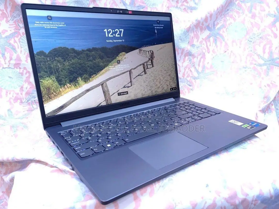 Laptop Lenovo 4GB Intel SSD 500GB