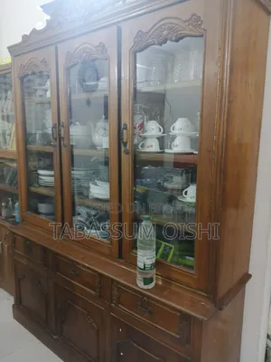 শোকেস ক্যাবিনেট