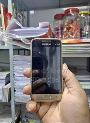 Samsung Galaxy J1 Nxt 8 GB Gold