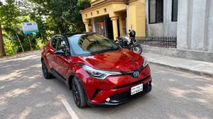 Toyota C-HR XLE Front-Wheel Drive Sport Utility (2.0L 4-cylinder 2AM) 2018 Maroon
