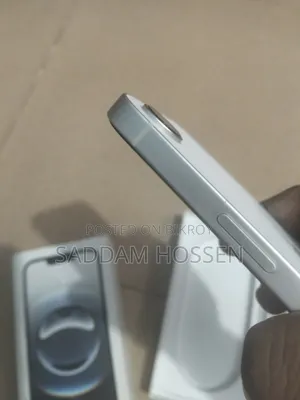 Apple iPhone 16e 128 GB White
