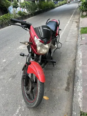 রানার টার্বো ভি২ ২০২২ লাল