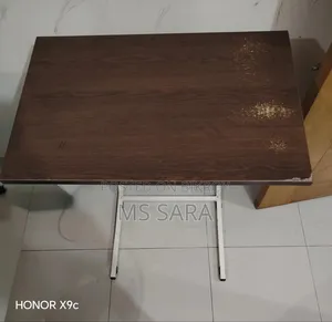 ল্যাপটপ টেবিল