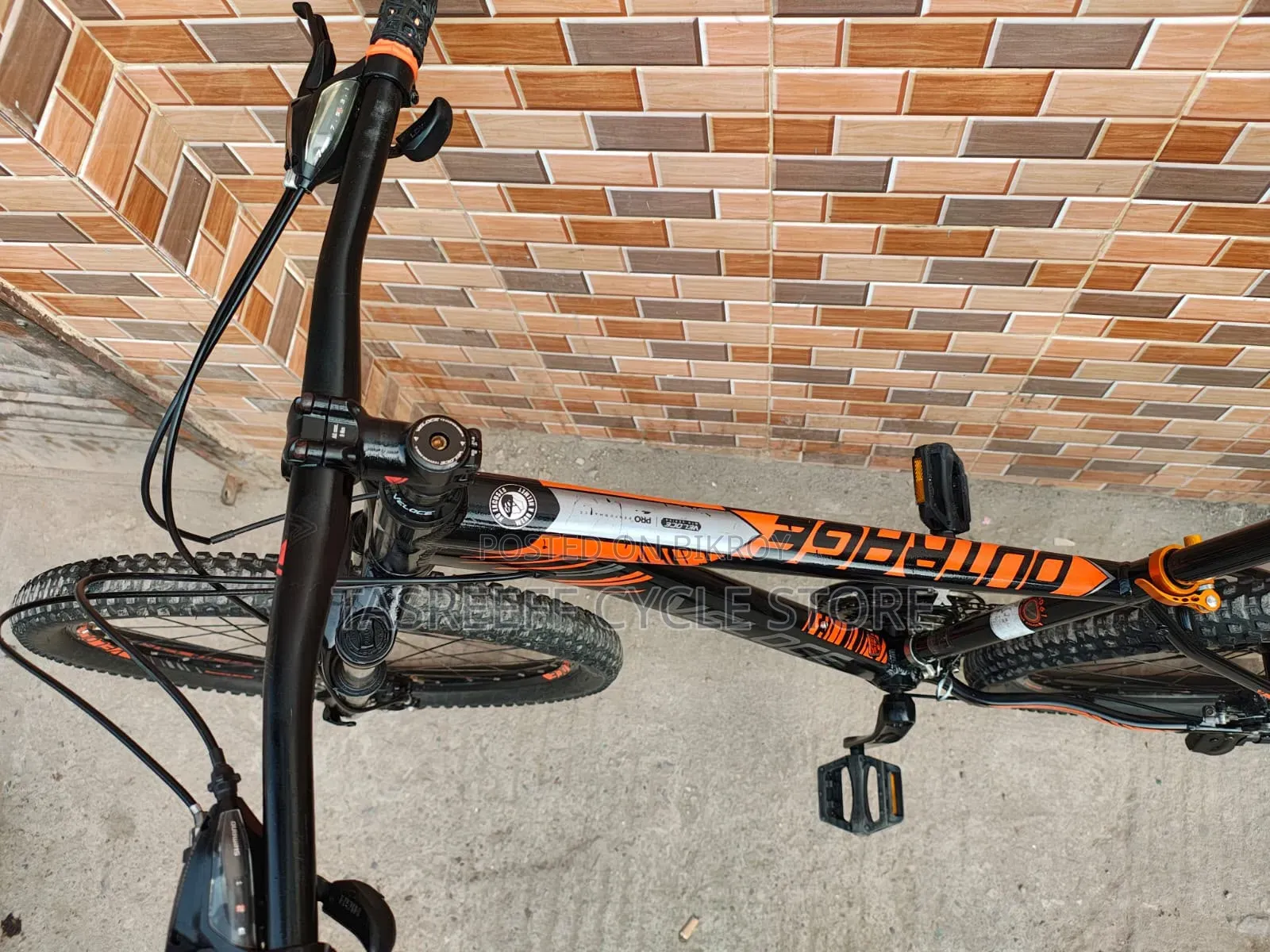 Veloce Outrage 602