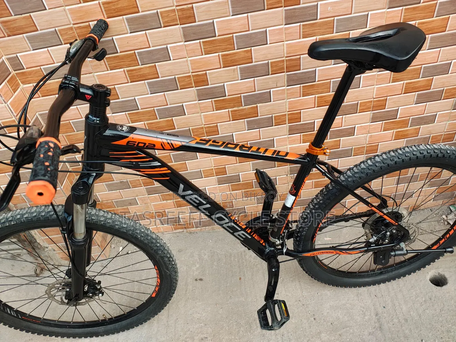 Veloce Outrage 602