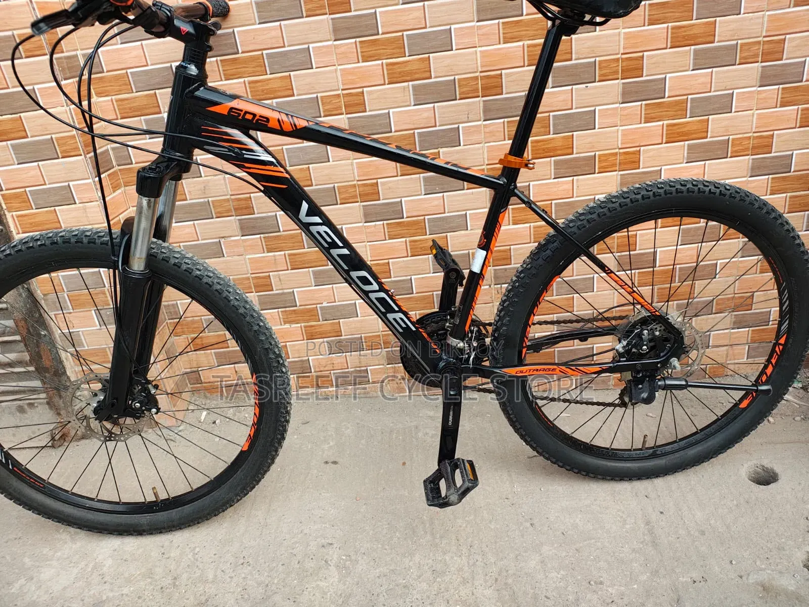 Veloce Outrage 602