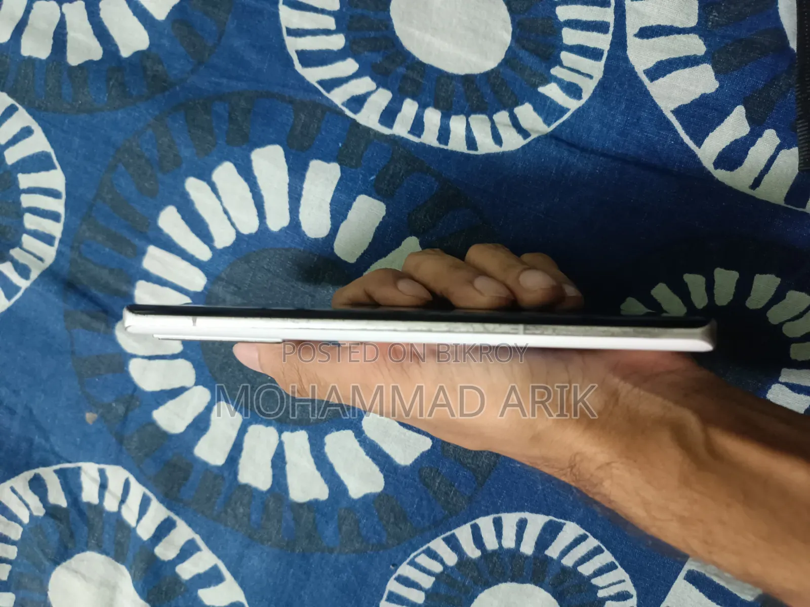 iQOO ২৫৬ জিবি সাদা