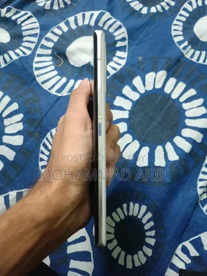 iQOO ২৫৬ জিবি সাদা