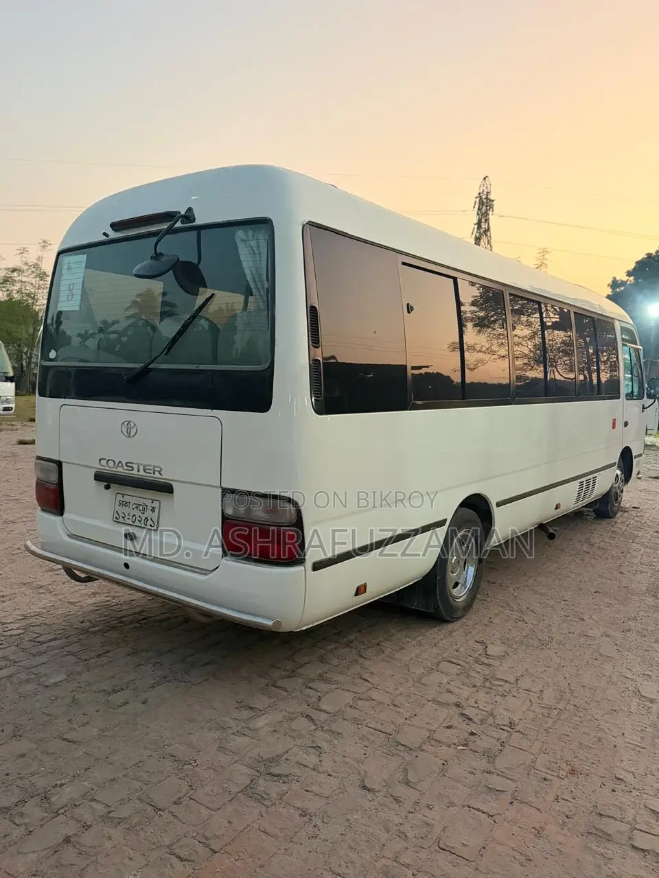 টয়োটা কোস্টার ২০১৬ হোয়াইট