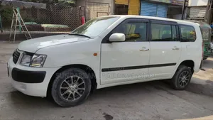টয়োটা প্রবক্স ২০১১ হোয়াইট