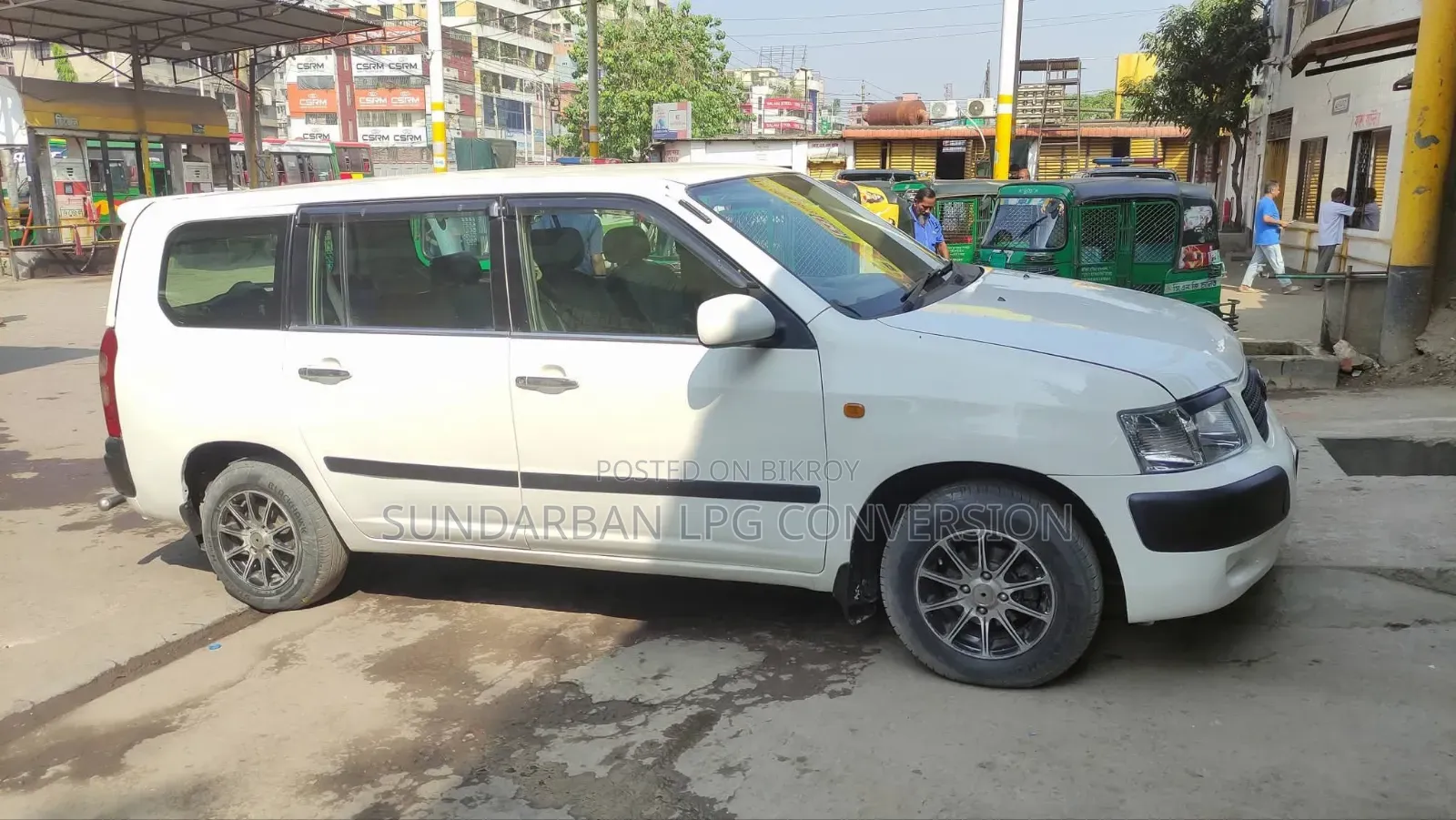 টয়োটা প্রবক্স ২০১১ হোয়াইট