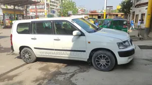 টয়োটা প্রবক্স ২০১১ হোয়াইট