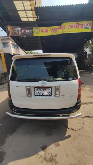 টয়োটা প্রবক্স ২০১১ হোয়াইট