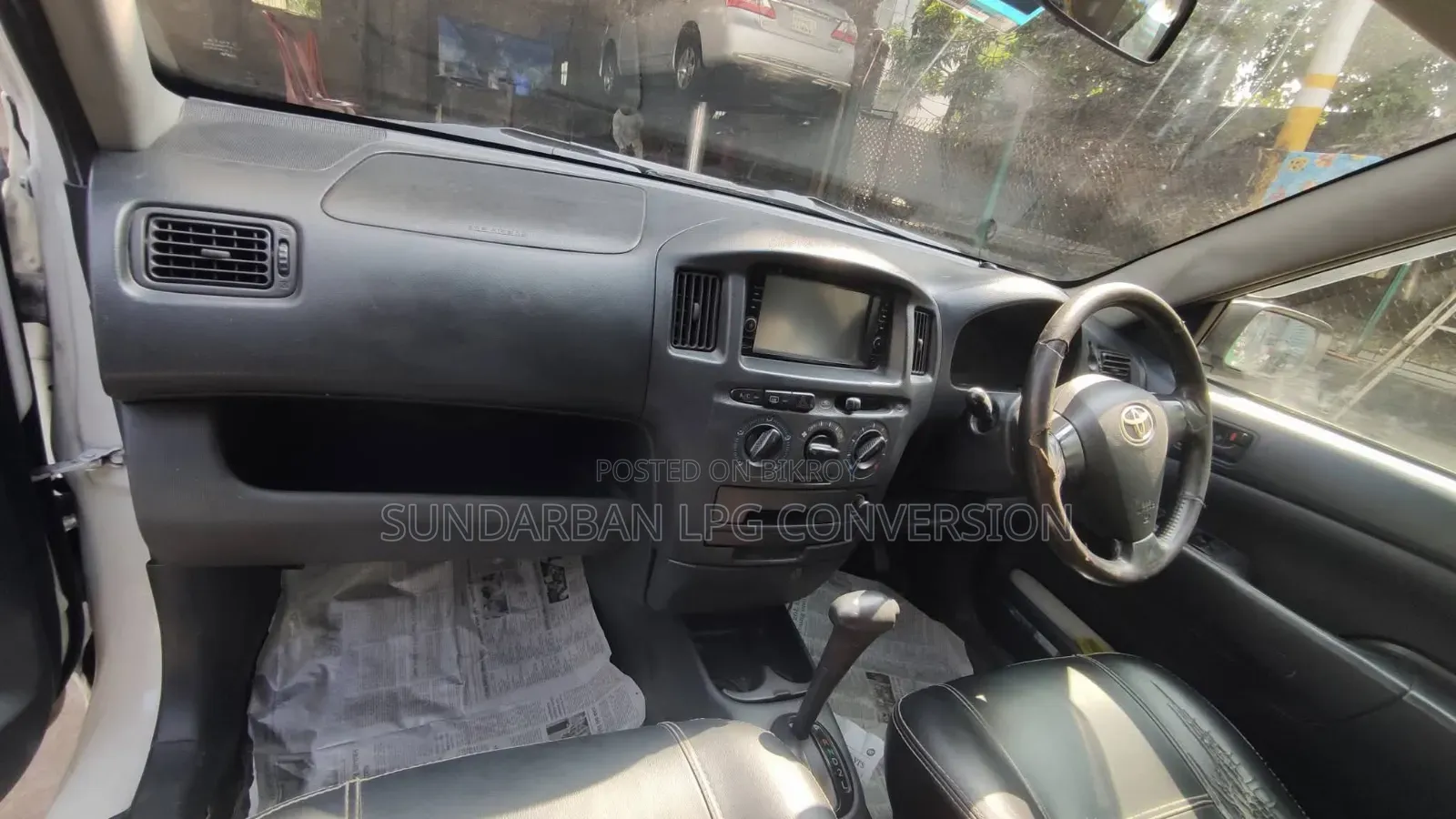 টয়োটা প্রবক্স ২০১১ হোয়াইট