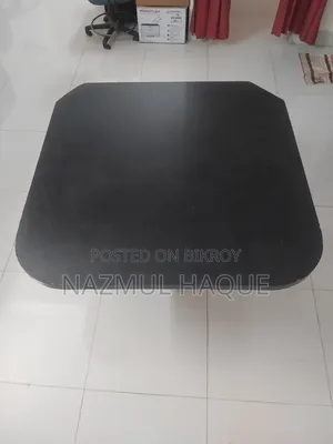ডাইনিং টেবিল