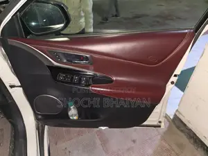 টয়োটা হ্যারিয়ার ২.৫ হাইব্রিড ফোর-হুইল ড্রাইভ ২০১৮ পার্ল