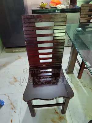 ডাইনিং টেবিল
