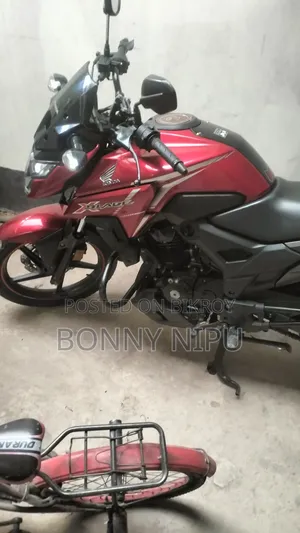 হোন্ডা এক্স-ব্লেড ১৬০ ২০২১ লাল