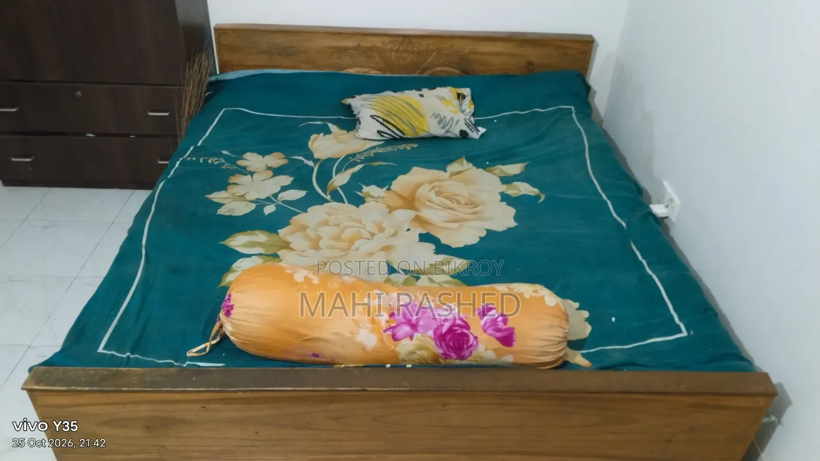 Bed 5/6 Only 1 Year Used. New Furnished
