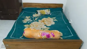 Bed 5/6 Only 1 Year Used. New Furnished