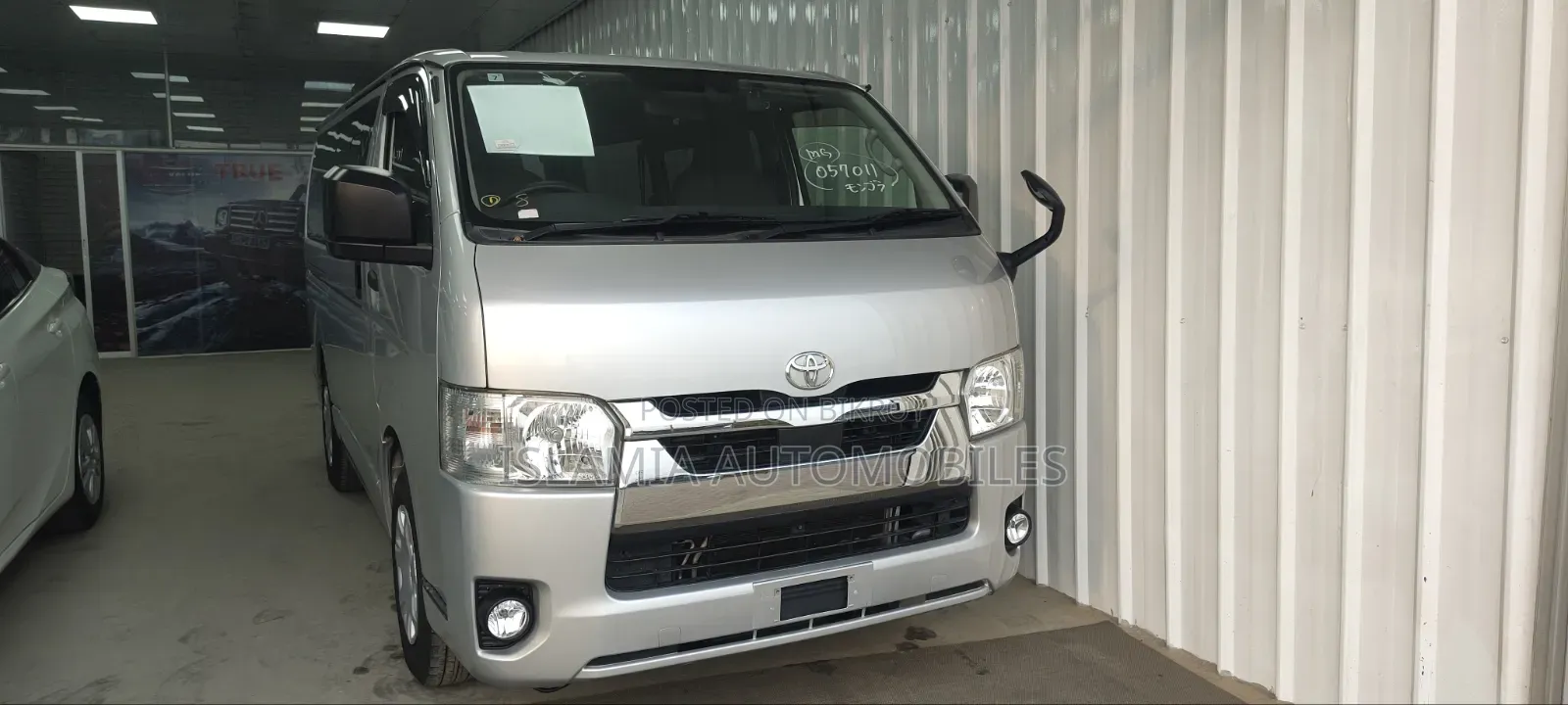 Toyota HiAce 2021 Silver