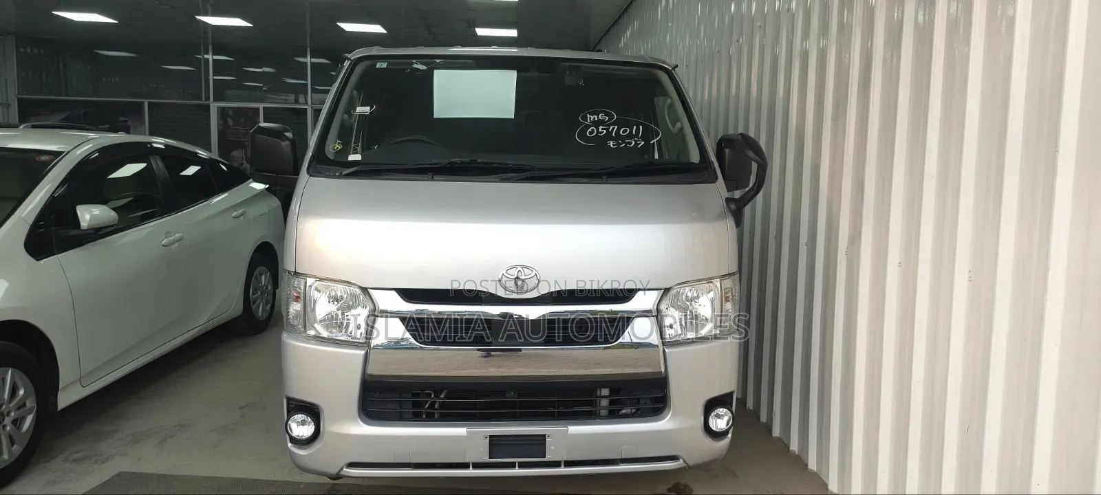 Toyota HiAce 2021 Silver