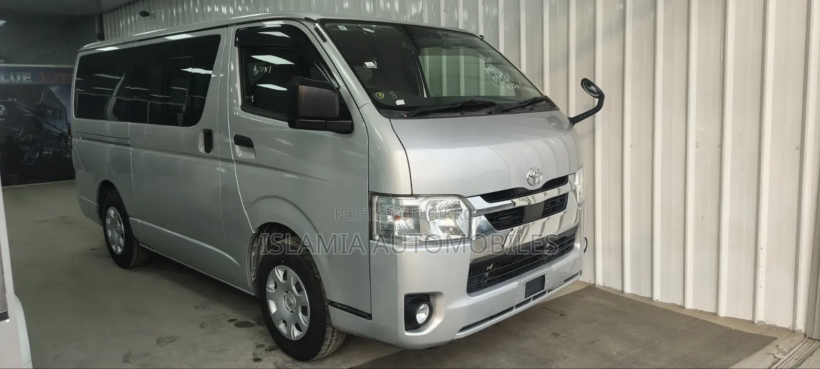 Toyota HiAce 2021 Silver