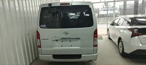 Toyota HiAce 2021 Silver