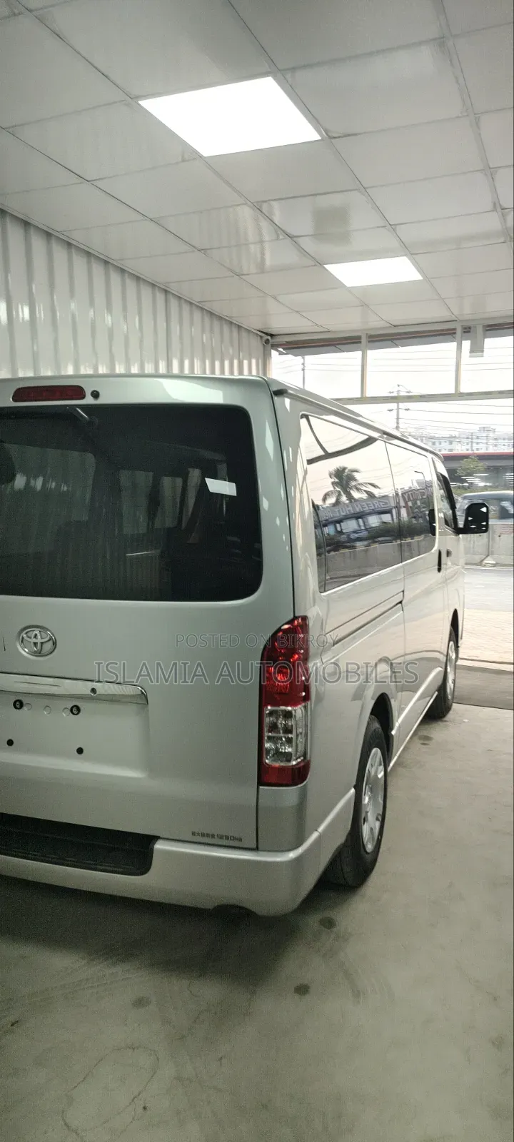 Toyota HiAce 2021 Silver