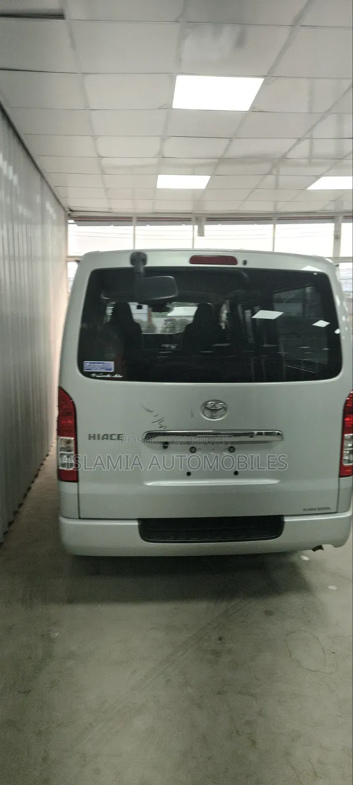 Toyota HiAce 2021 Silver