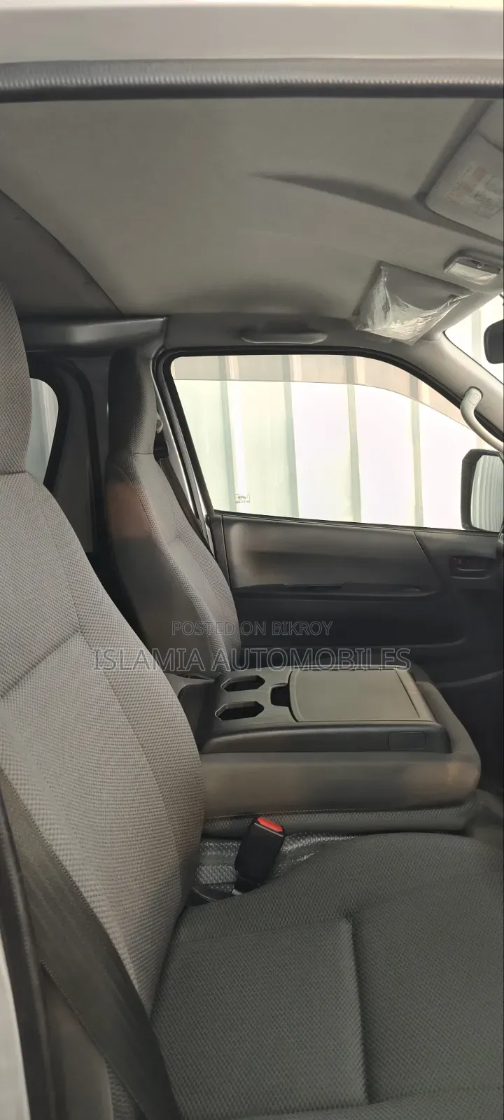 Toyota HiAce 2021 Silver