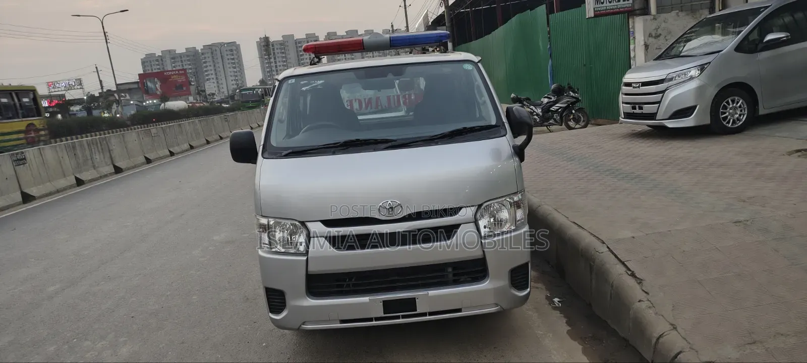 Toyota HiAce 2021 Silver