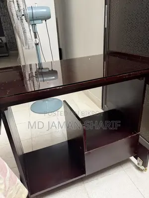 কাঠের মোবাইল কম্পিউটার টেবিল বা ইউটিলিটি ডেস্ক