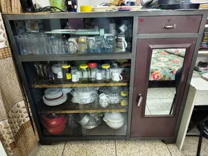 স্টিলের শোকেস