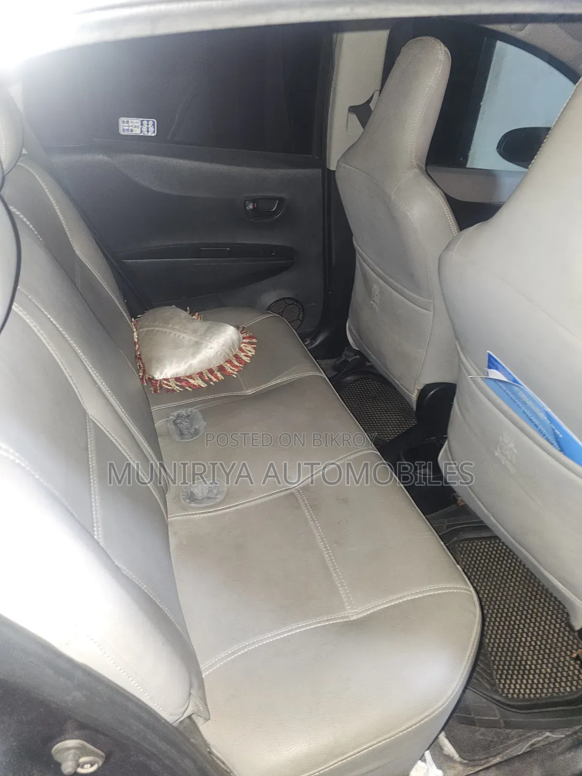 Toyota Vitz 1.3 All-Wheel Drive 5-Door 2012 Gray