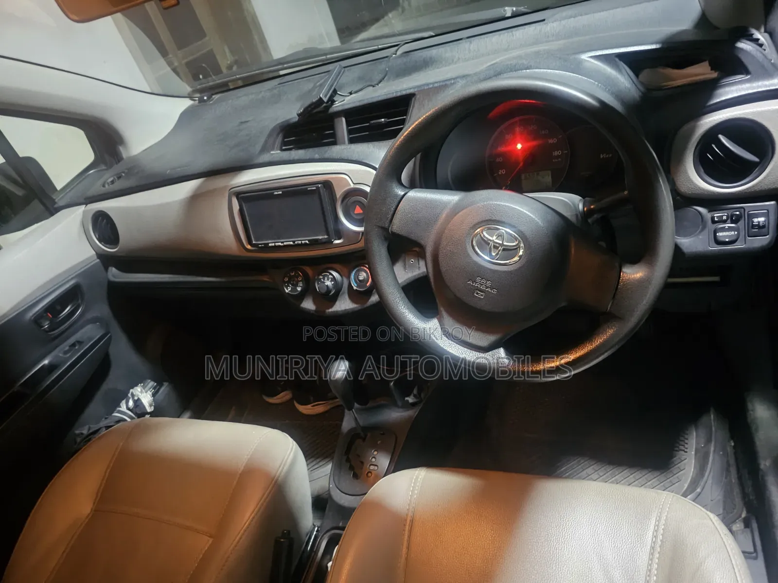 Toyota Vitz 1.3 All-Wheel Drive 5-Door 2012 Gray